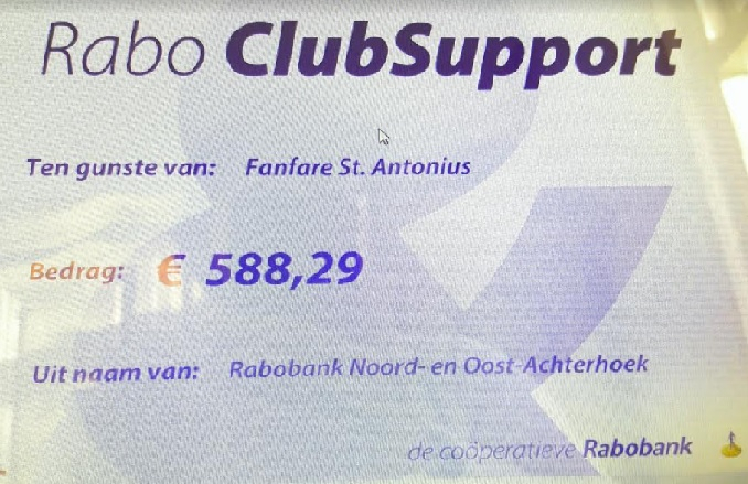 Vorige week was de uitreiking van de cheque van Rabo Club Support. We mochten het mooie bedrag van € 588,29 ontvangen. Met dit bedrag kunnen we mooie dingen gaan doen. Daarom  zeggen wij aan iedereen die op ons gestemd heeft: HARTELIJK DANK.